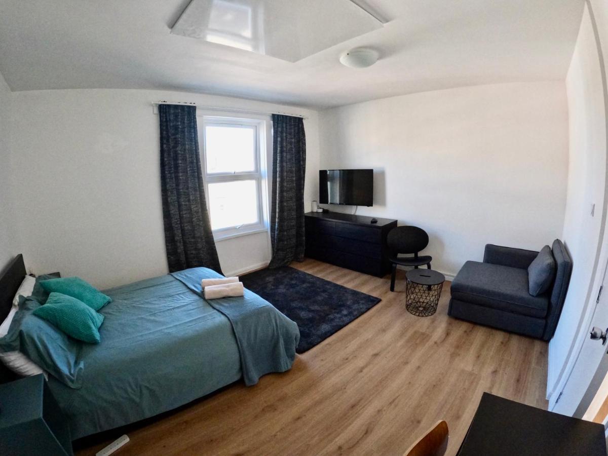 Lovely One Bedroom Flat Лондон Екстериор снимка