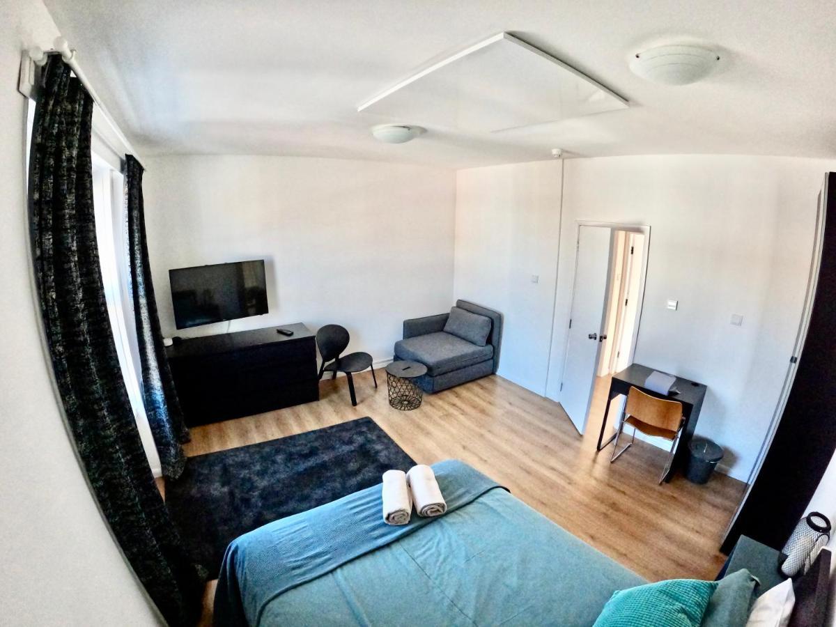 Lovely One Bedroom Flat Лондон Екстериор снимка