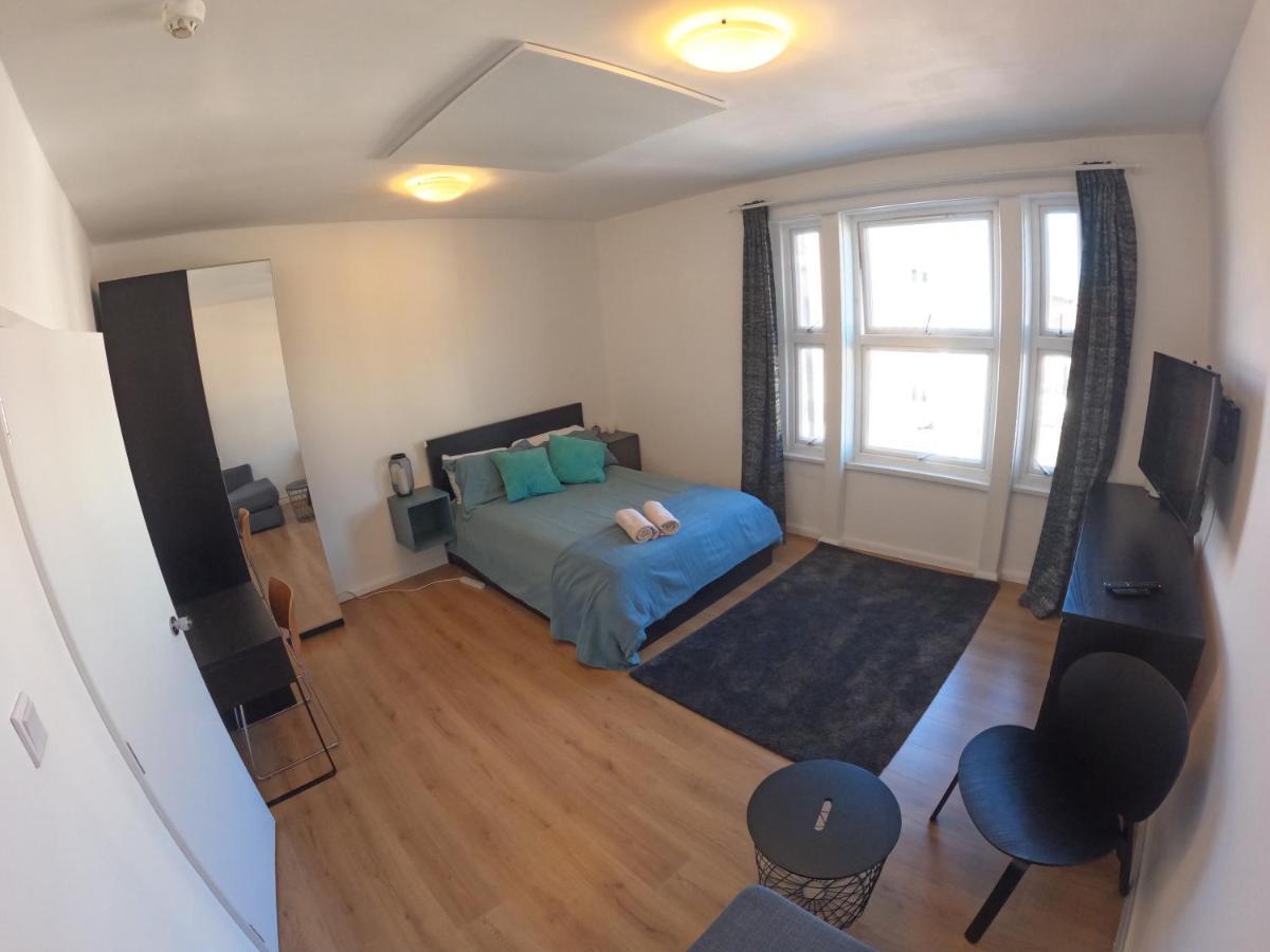 Lovely One Bedroom Flat Лондон Екстериор снимка