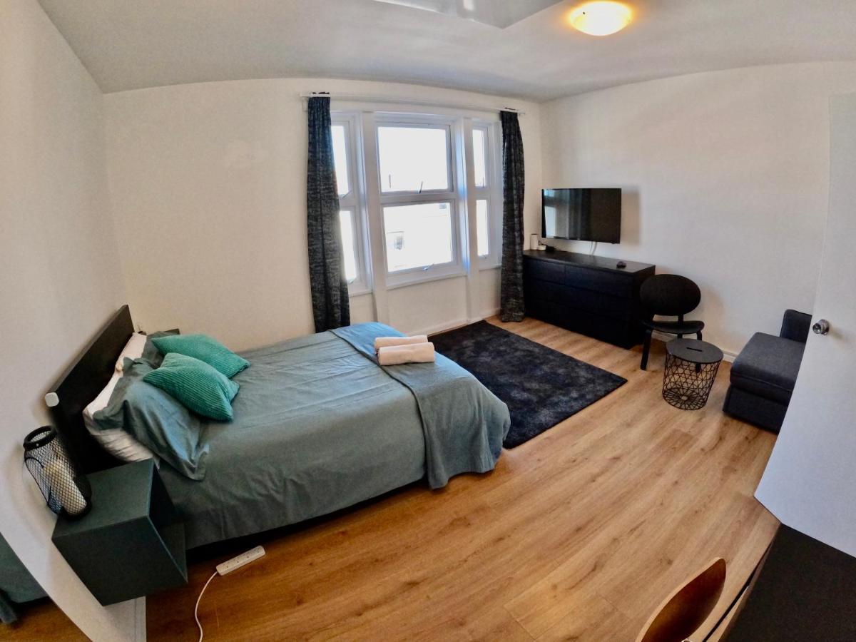 Lovely One Bedroom Flat Лондон Екстериор снимка